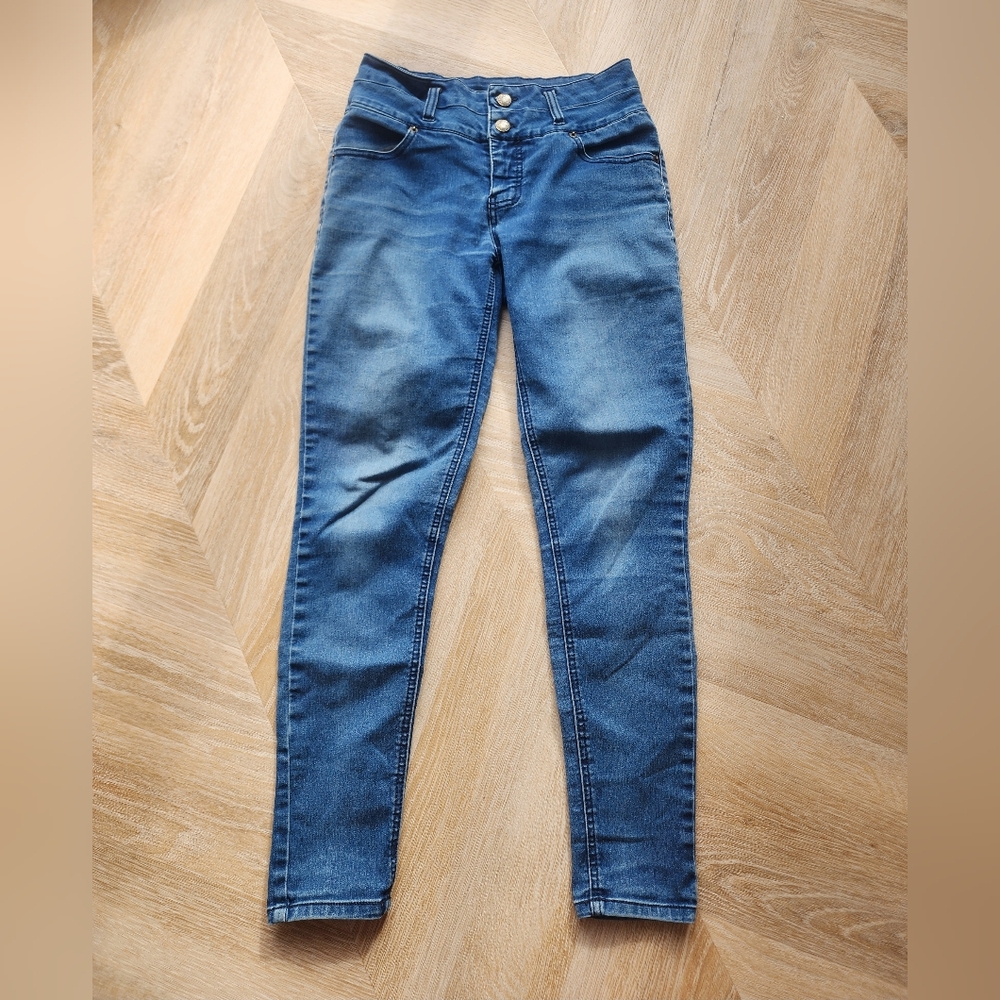 Nice Cigarette Cut Skinny Jeans